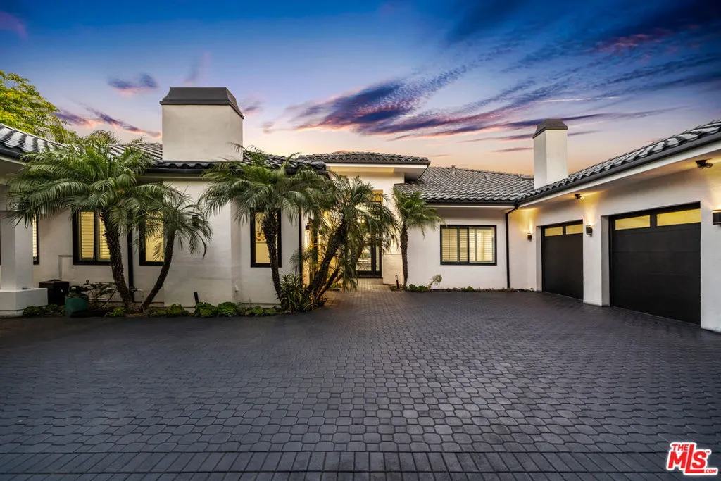 19034 Ashurst Lane, Tarzana, California 91356 home-pic-1