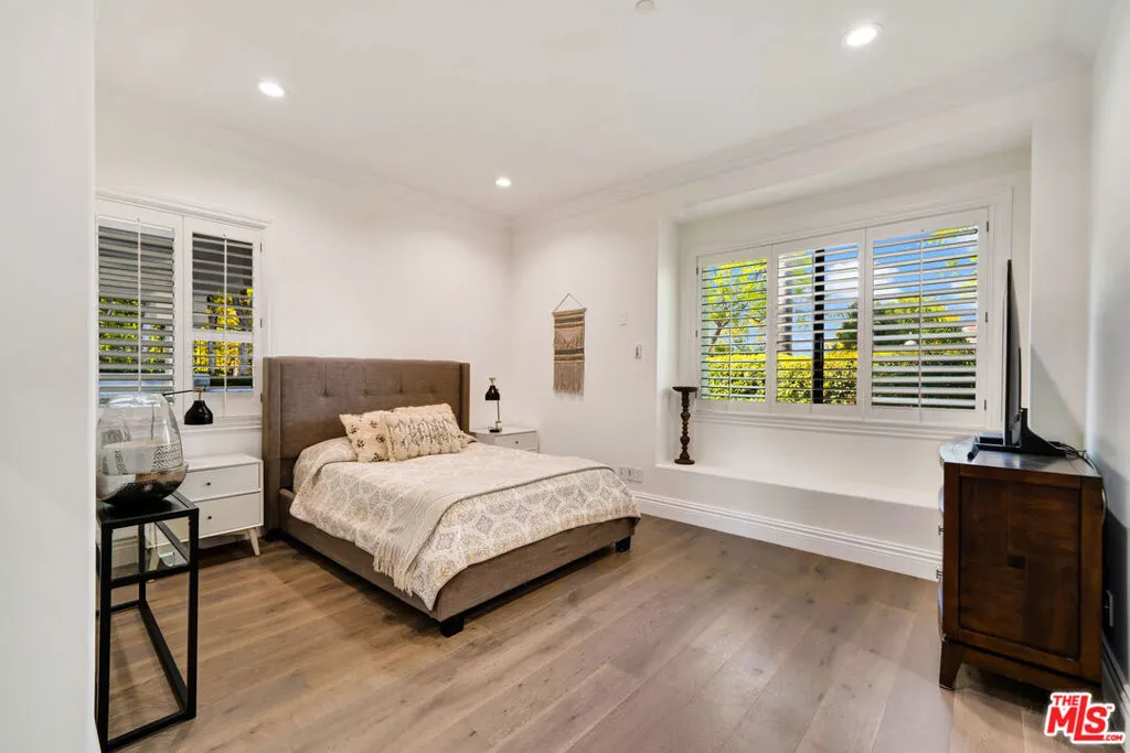 19034 Ashurst Lane, Tarzana, California 91356 home-pic-35