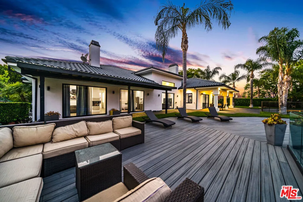 19034 Ashurst Lane, Tarzana, California 91356 home-pic-7