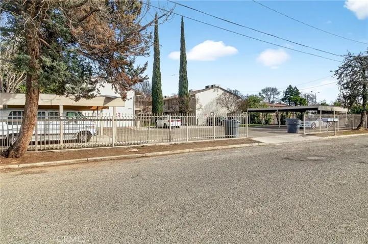 1962 1976 Edwards, Merced, California 95340
