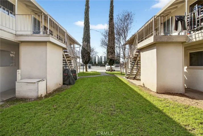 1962 1976 Edwards, Merced, California 95340