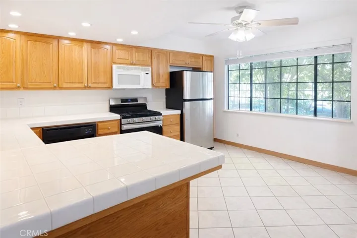 Kitchen eating area.