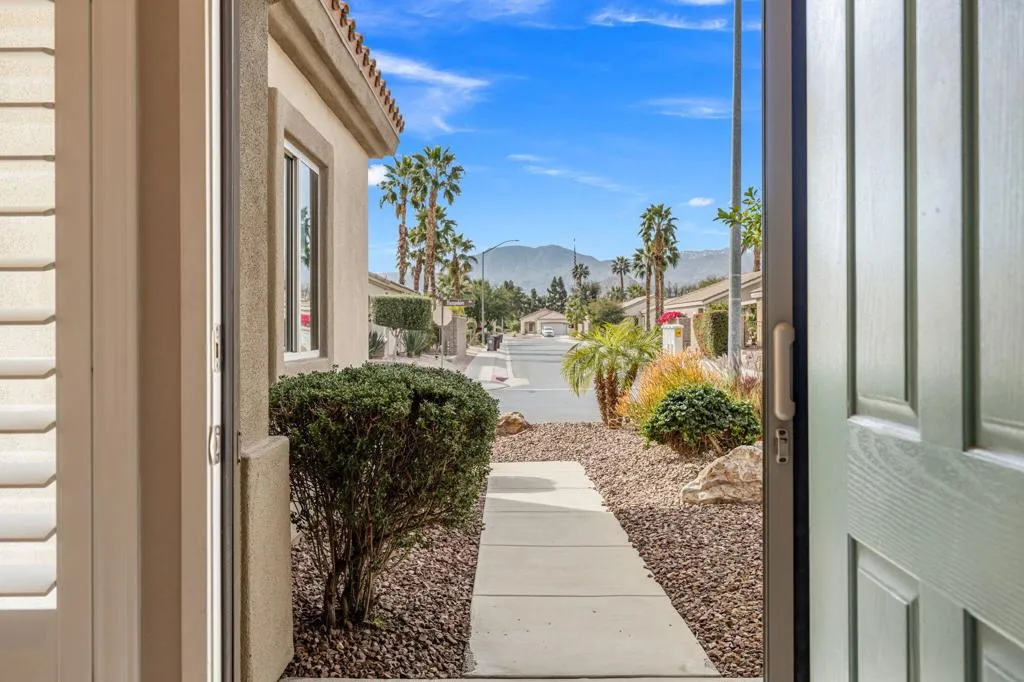 78638 Hampshire Avenue, Palm Desert, California 92211 home-pic-7