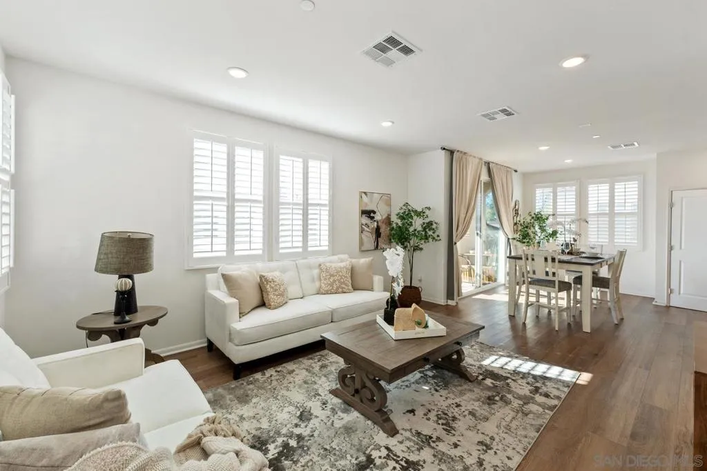 2328 Columba Gln, Escondido, California 92025 home-pic-4