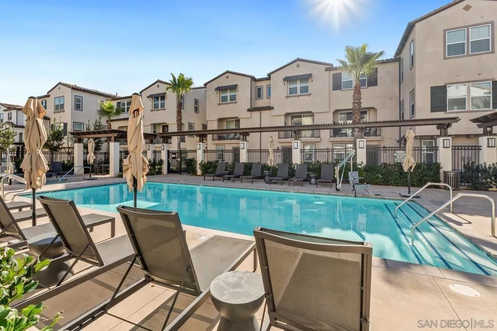 2328 Columba Gln, Escondido, California 92025 home-pic-48