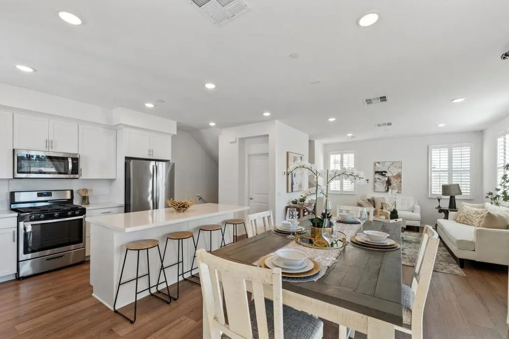 2328 Columba Gln, Escondido, California 92025 home-pic-18