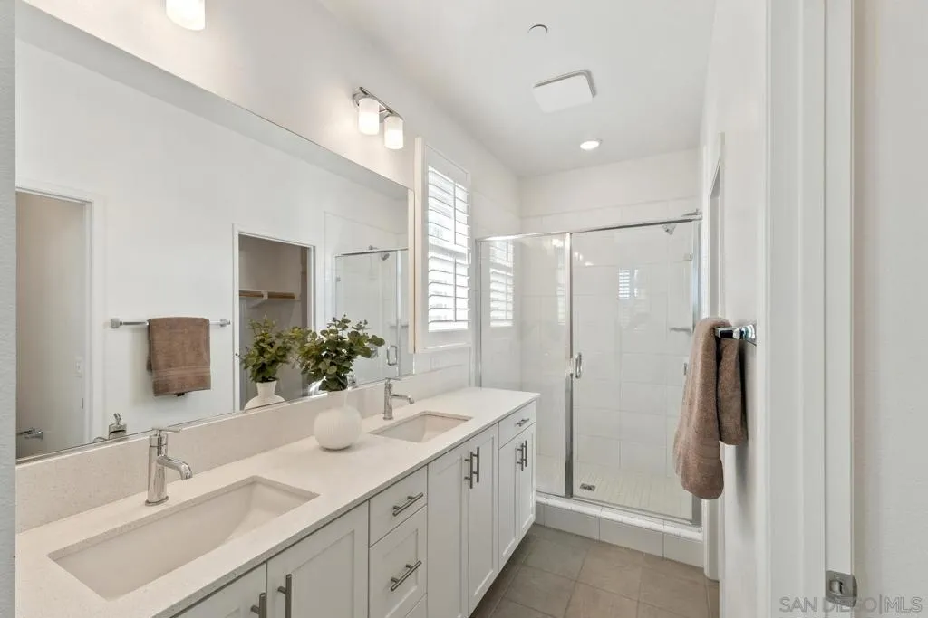 2328 Columba Gln, Escondido, California 92025 home-pic-37