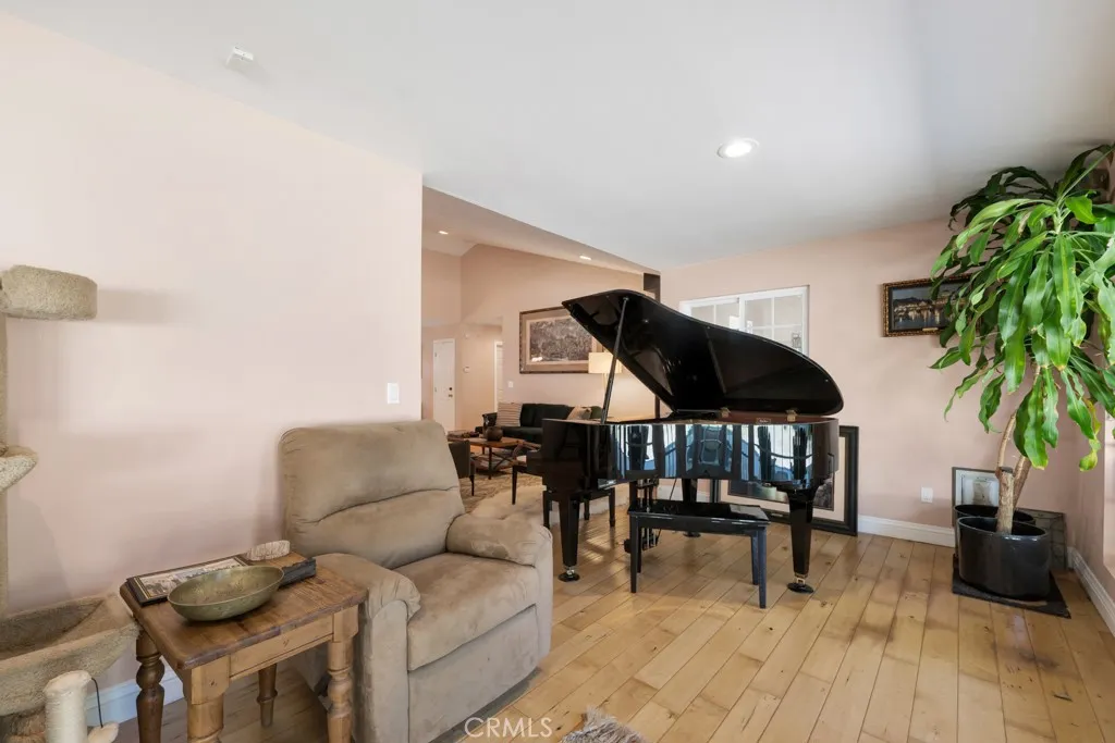 12349 Kenny Drive, Granada Hills, California 91344 home-pic-13