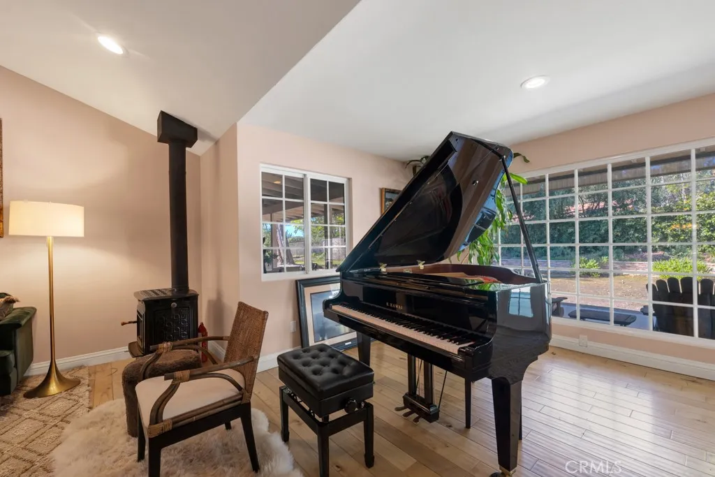 12349 Kenny Drive, Granada Hills, California 91344 home-pic-14