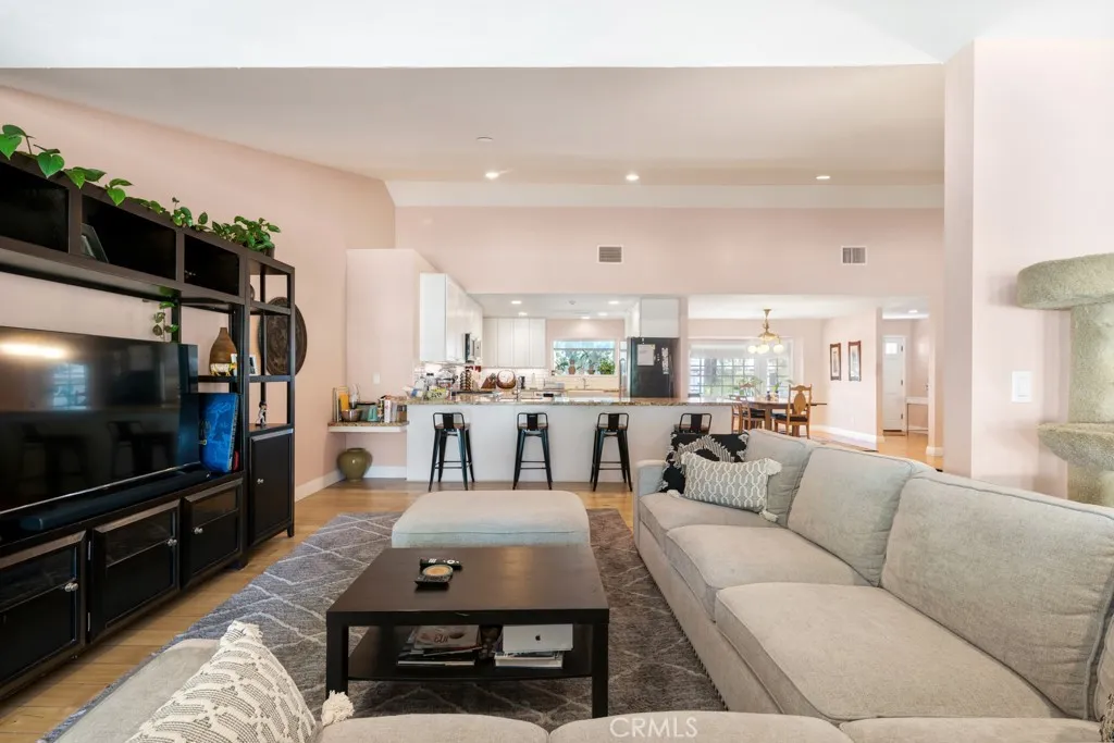 12349 Kenny Drive, Granada Hills, California 91344 home-pic-11