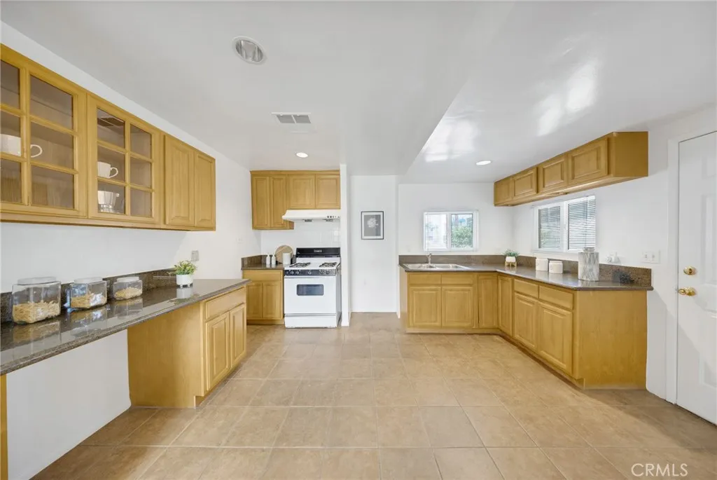 305 Bluffdale, Monterey Park, California 91755 home-pic-11