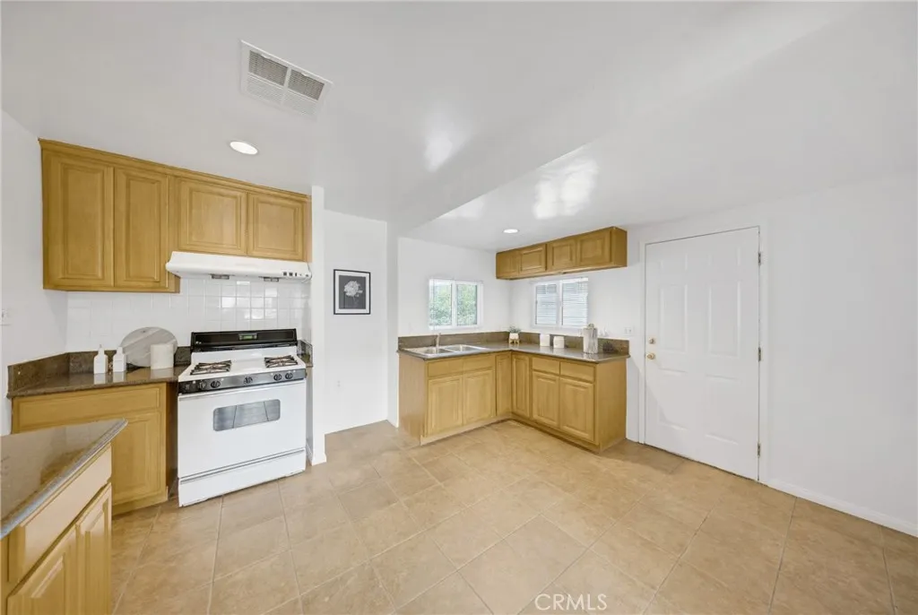 305 Bluffdale, Monterey Park, California 91755 home-pic-12