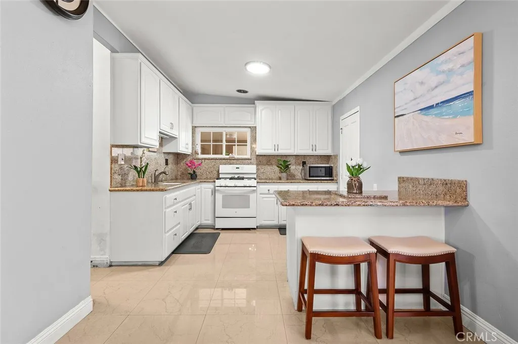506 W Rosslynn, Fullerton, California 92832 home-pic-8