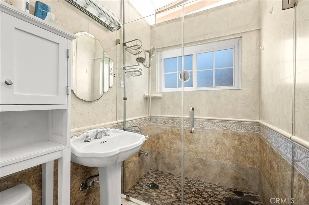 506 W Rosslynn, Fullerton, California 92832 home-pic-17