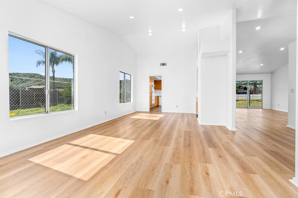 669 N Meridian, Hemet, California 92544 home-pic-20