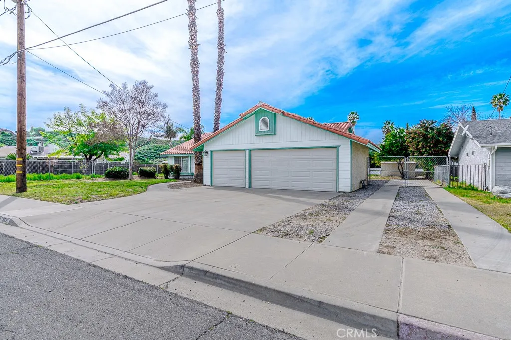 669 N Meridian, Hemet, California 92544 home-pic-4