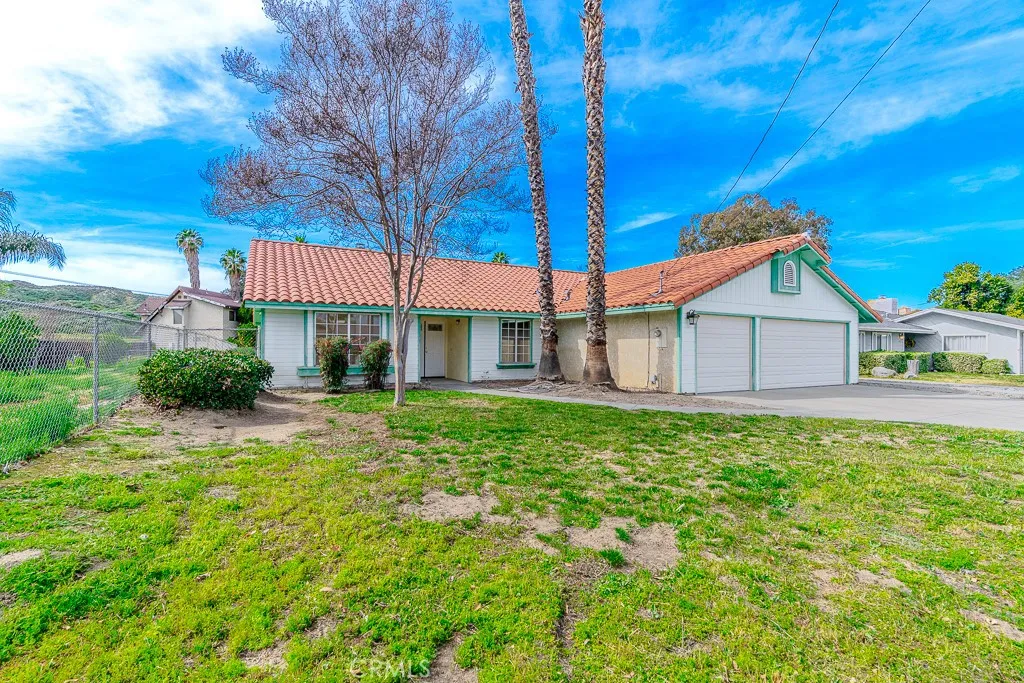 669 N Meridian, Hemet, California 92544 home-pic-5