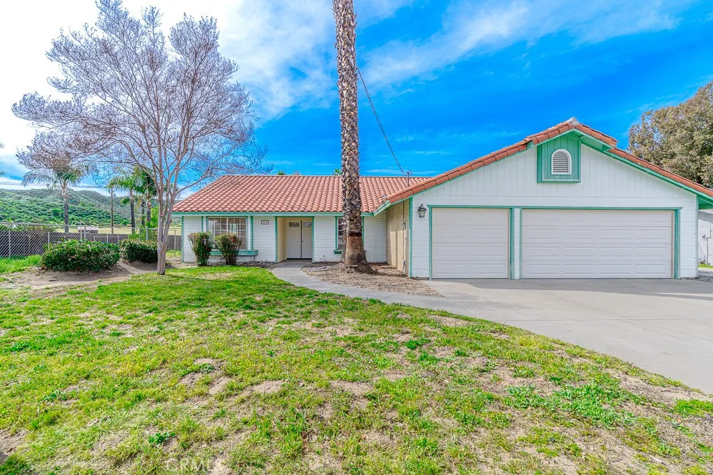 669 N Meridian, Hemet, California 92544 home-pic-2