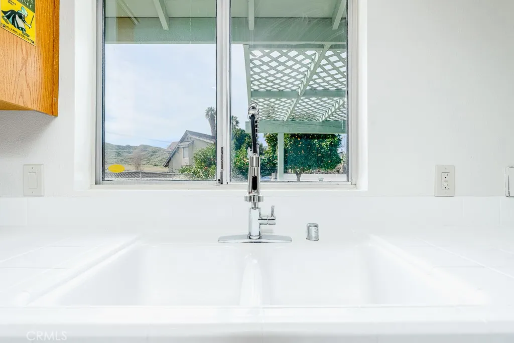 669 N Meridian, Hemet, California 92544 home-pic-27