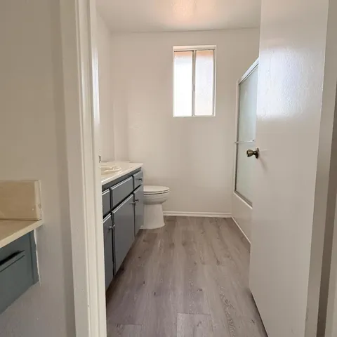 6D82E983-EBDB-443C-A129-1980A3AA70C2_1_2