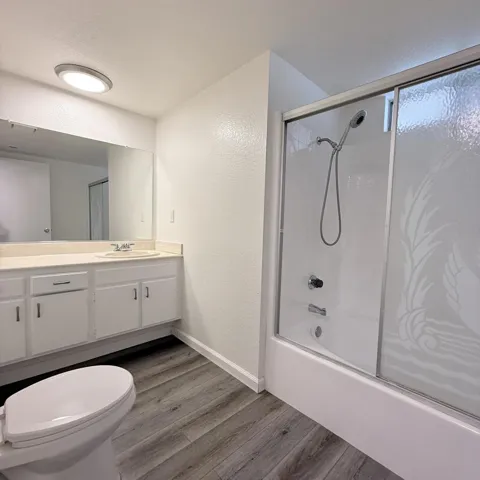 AEB70BF8-DDEF-42EA-A309-6000EA593171_1_2