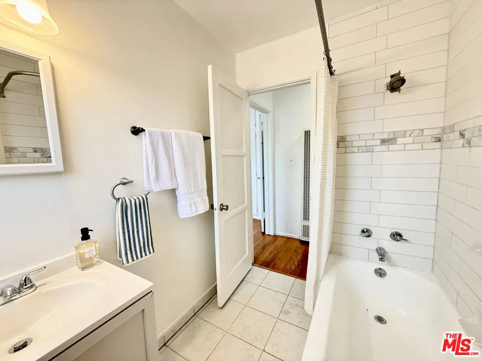 5773 Clemson Street, Los Angeles, California 90016 home-pic-22
