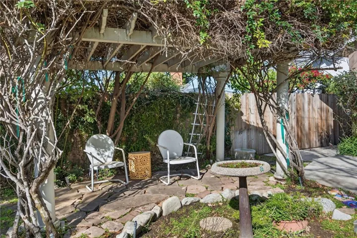 18624 Gledhill Street, Northridge, California 91324