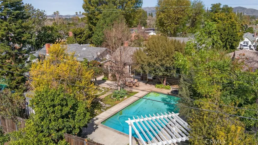 18624 Gledhill Street, Northridge, California 91324
