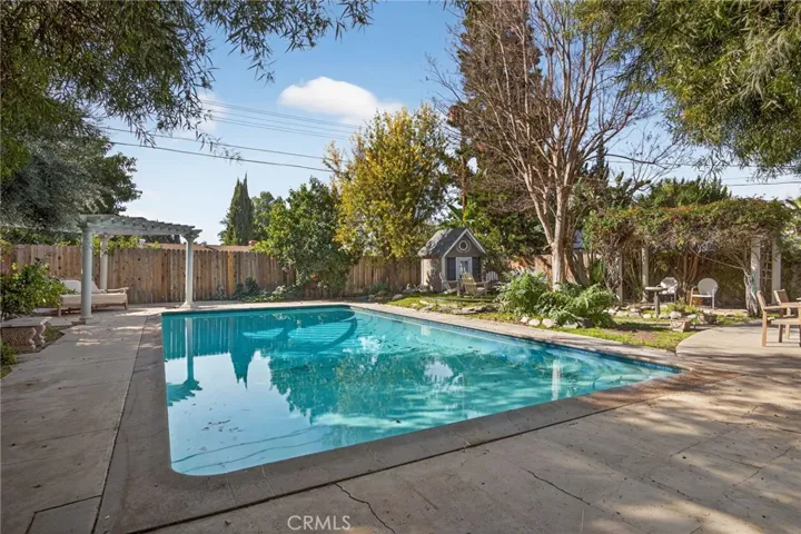 18624 Gledhill Street, Northridge, California 91324