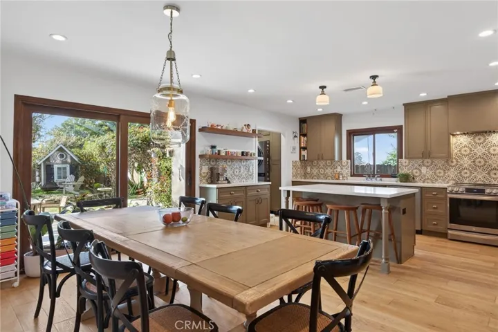18624 Gledhill Street, Northridge, California 91324