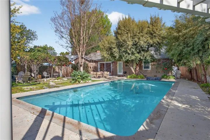 18624 Gledhill Street, Northridge, California 91324