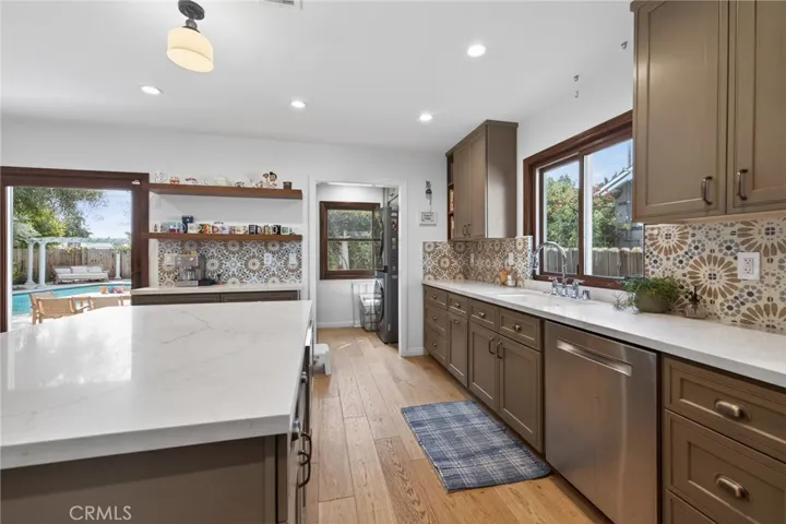 18624 Gledhill Street, Northridge, California 91324