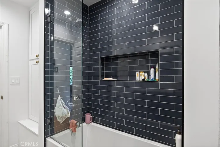 Downstairs full bath.