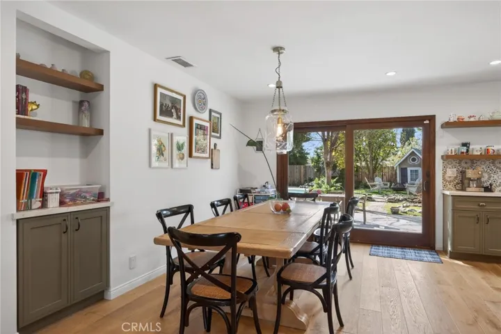 Eat in kitchen with a greta view of the magical yard.