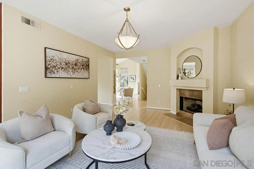 1547 Caminito Solidago, La Jolla, California 92037 home-pic-12