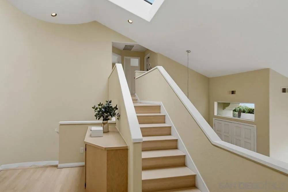 1547 Caminito Solidago, La Jolla, California 92037 home-pic-33