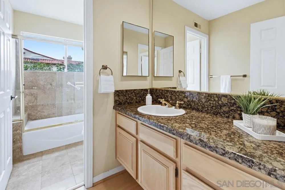 1547 Caminito Solidago, La Jolla, California 92037 home-pic-30