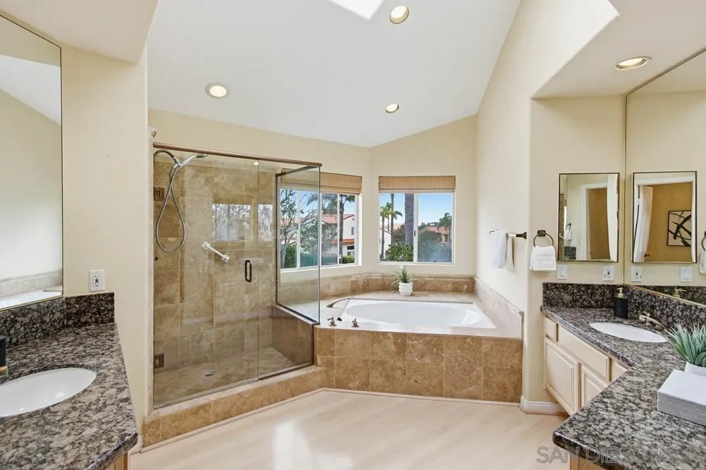 1547 Caminito Solidago, La Jolla, California 92037 home-pic-27