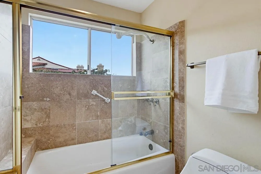1547 Caminito Solidago, La Jolla, California 92037 home-pic-32
