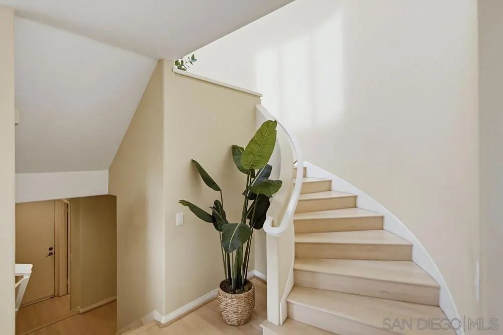 1547 Caminito Solidago, La Jolla, California 92037 home-pic-7