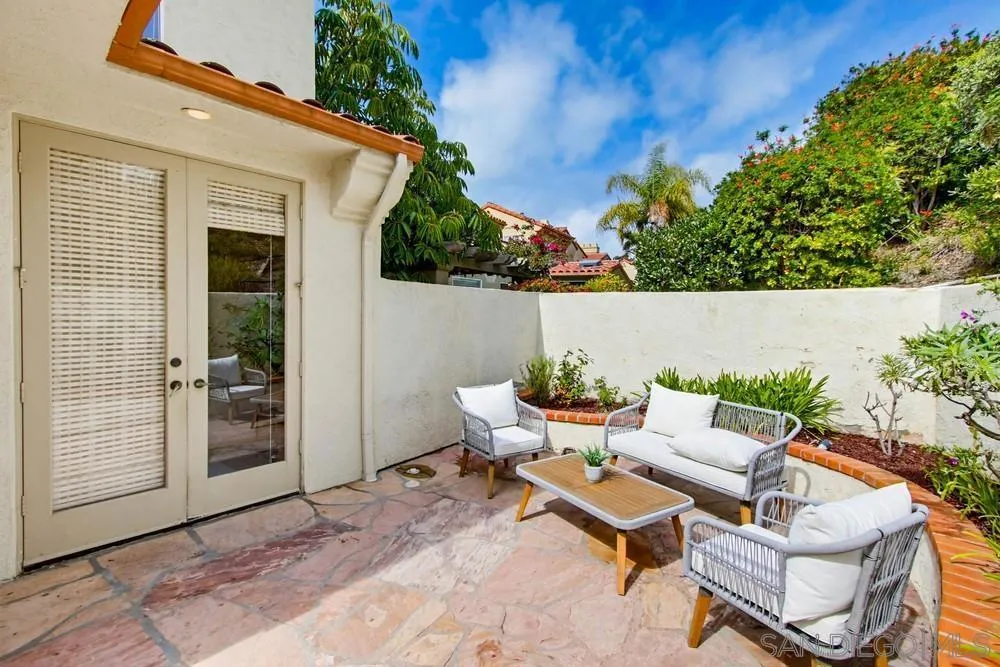 1547 Caminito Solidago, La Jolla, California 92037 home-pic-40