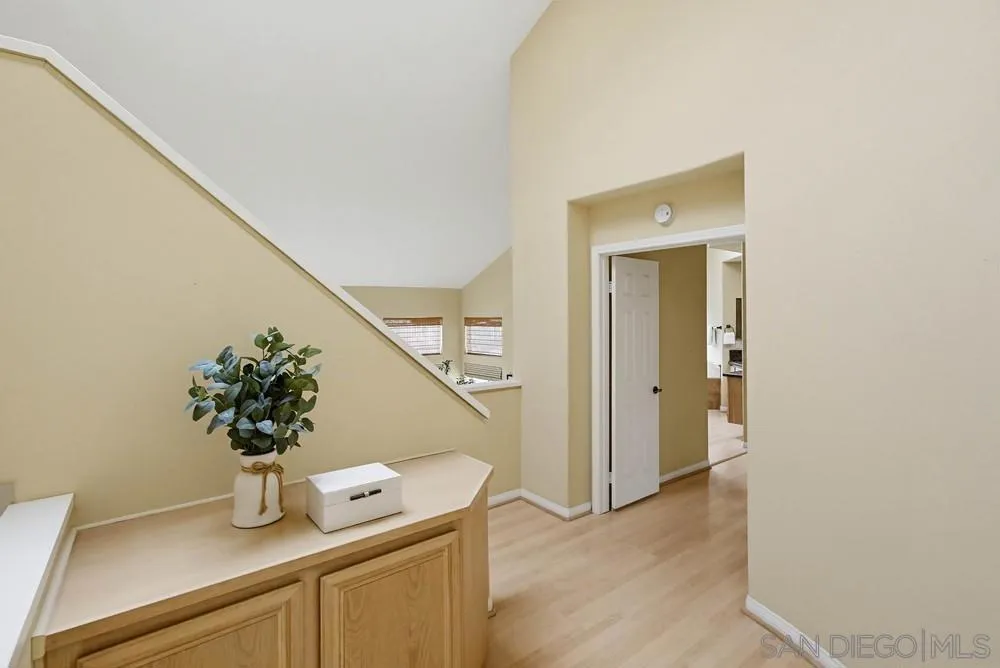 1547 Caminito Solidago, La Jolla, California 92037 home-pic-21