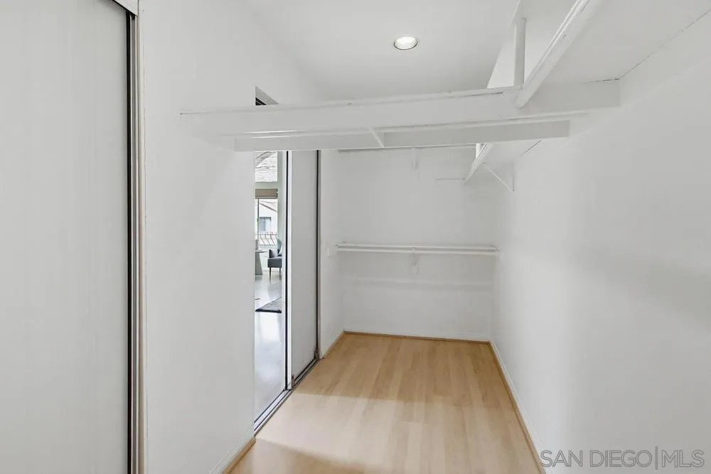 1547 Caminito Solidago, La Jolla, California 92037 home-pic-26