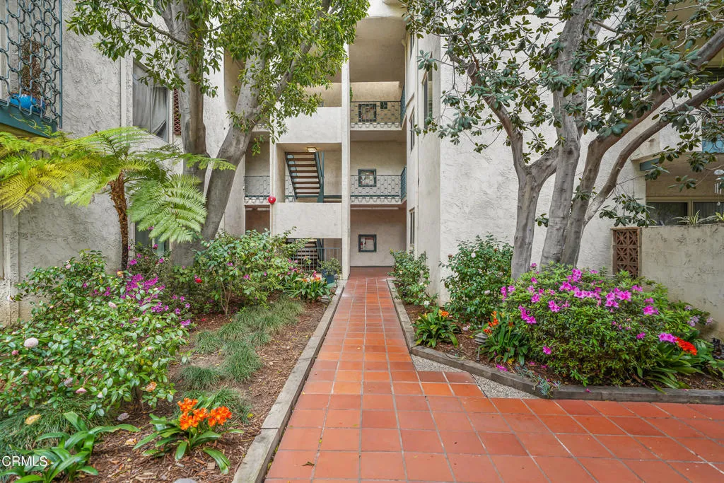 985 E California Boulevard 305, Pasadena, California 91106 home-pic-3