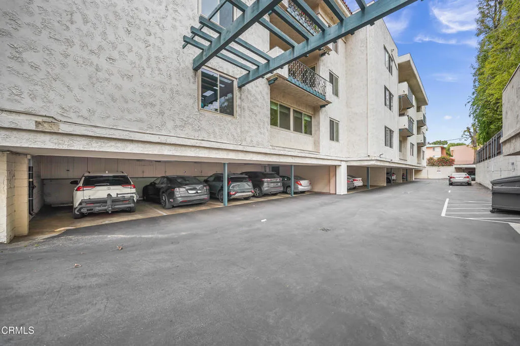 985 E California Boulevard 305, Pasadena, California 91106 home-pic-36