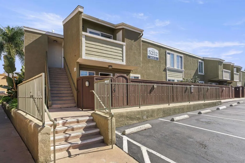 5252 Balboa Arms 120, San Diego, California 92117 home-pic-1