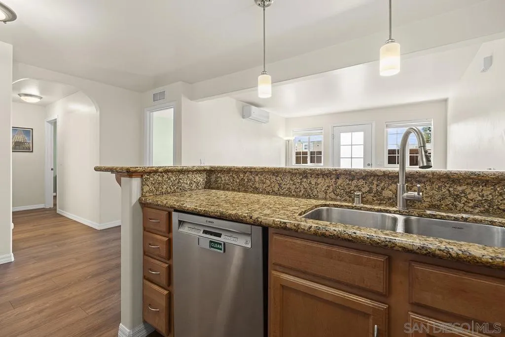 5252 Balboa Arms 120, San Diego, California 92117 home-pic-12
