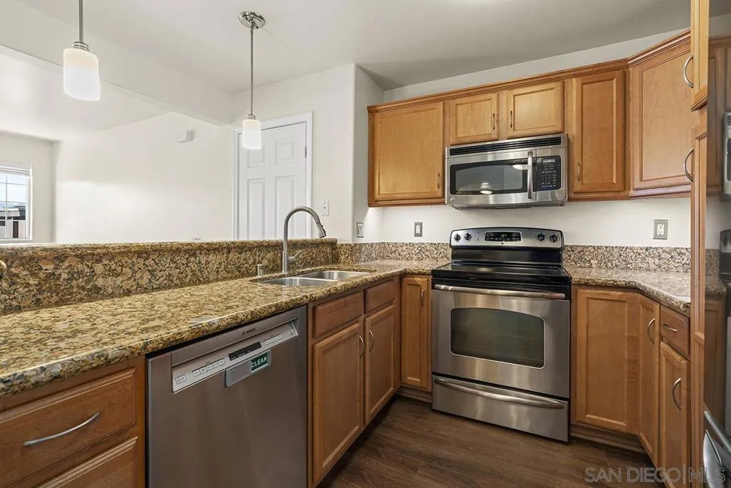 5252 Balboa Arms 120, San Diego, California 92117 home-pic-11