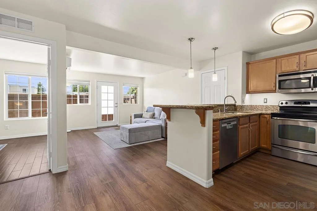 5252 Balboa Arms 120, San Diego, California 92117 home-pic-9