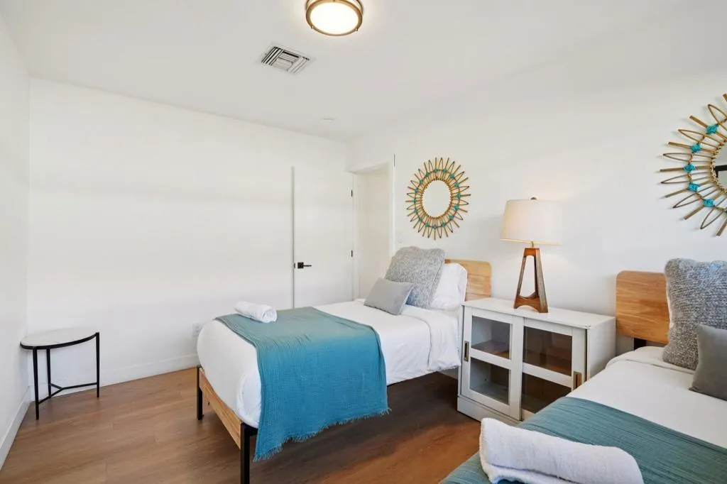 386 W Rosa Parks Road, Palm Springs, California 92262 home-pic-28